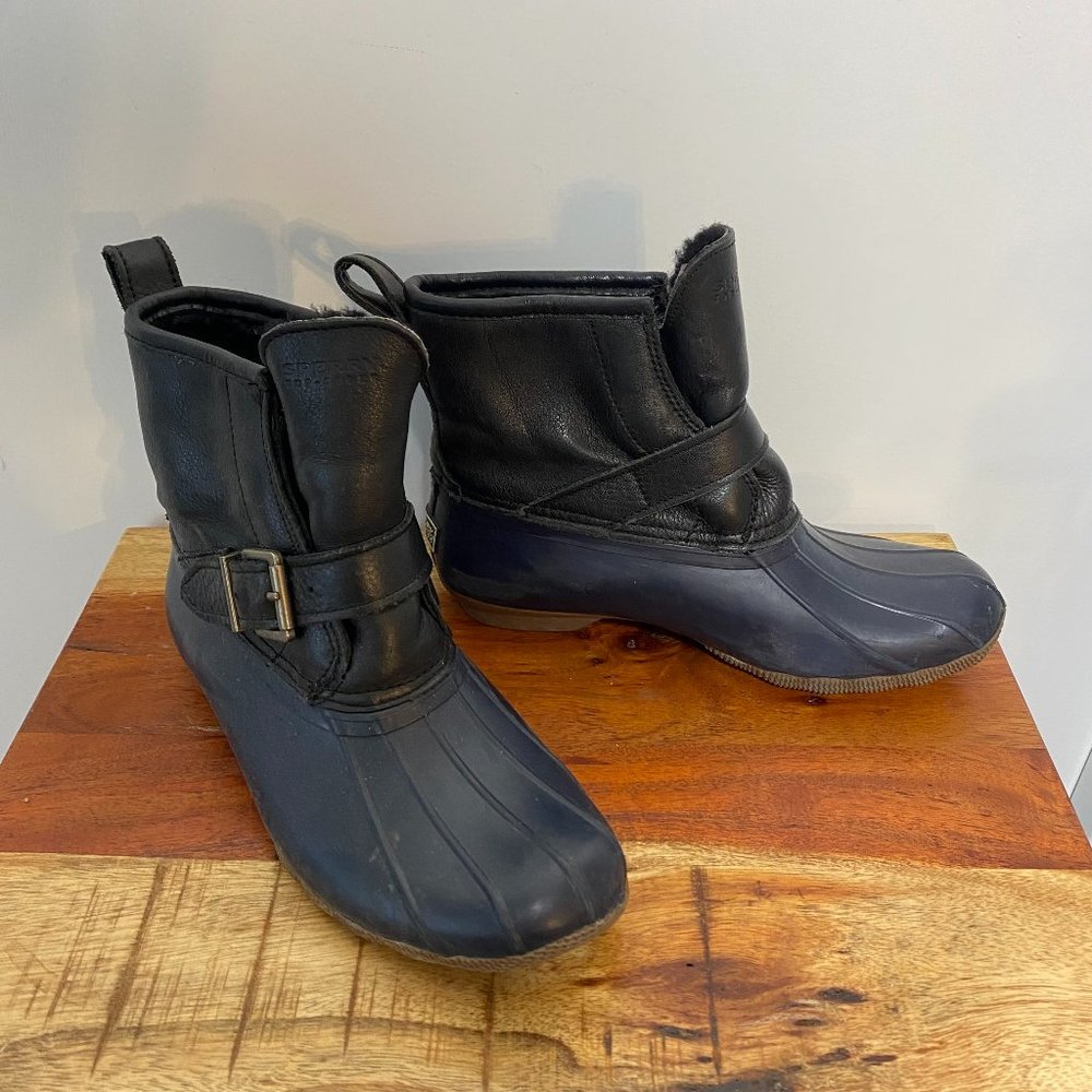 SPERRY Sz 6 Genuine Shearling lined Leather Duck Boots Waterproof, Navy Blue